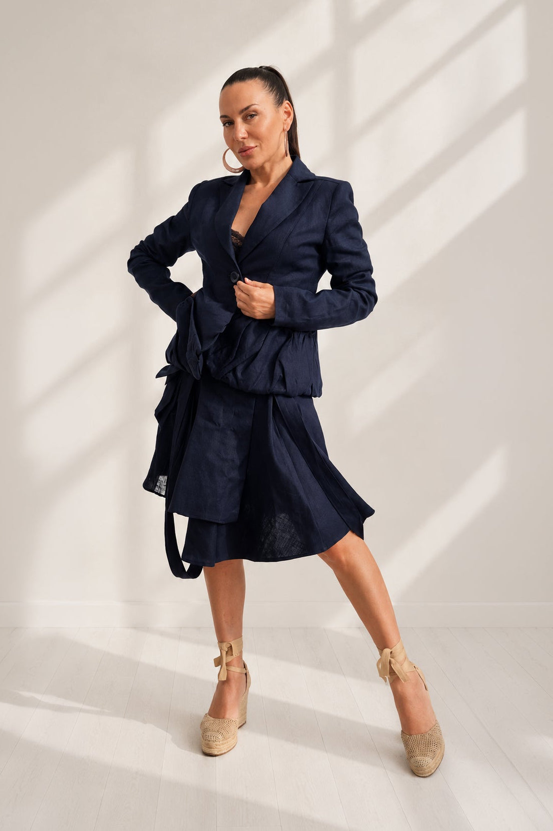 ленен тъмно син сет от сако и асиметрична пола